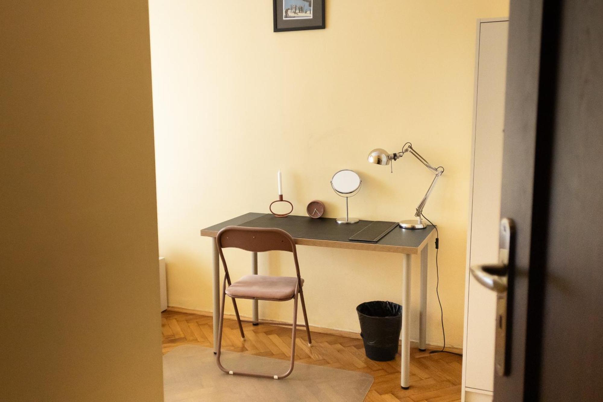 Homely 4 Bedroom Apartment - Old Town - By Upstairs Краків Екстер'єр фото