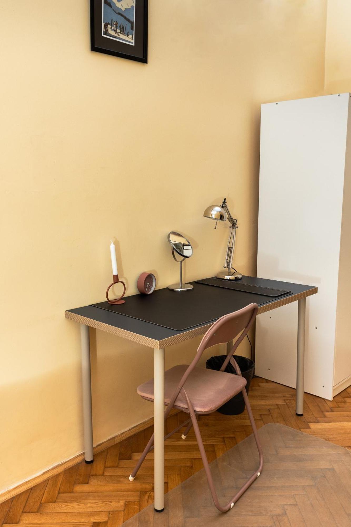 Homely 4 Bedroom Apartment - Old Town - By Upstairs Краків Екстер'єр фото