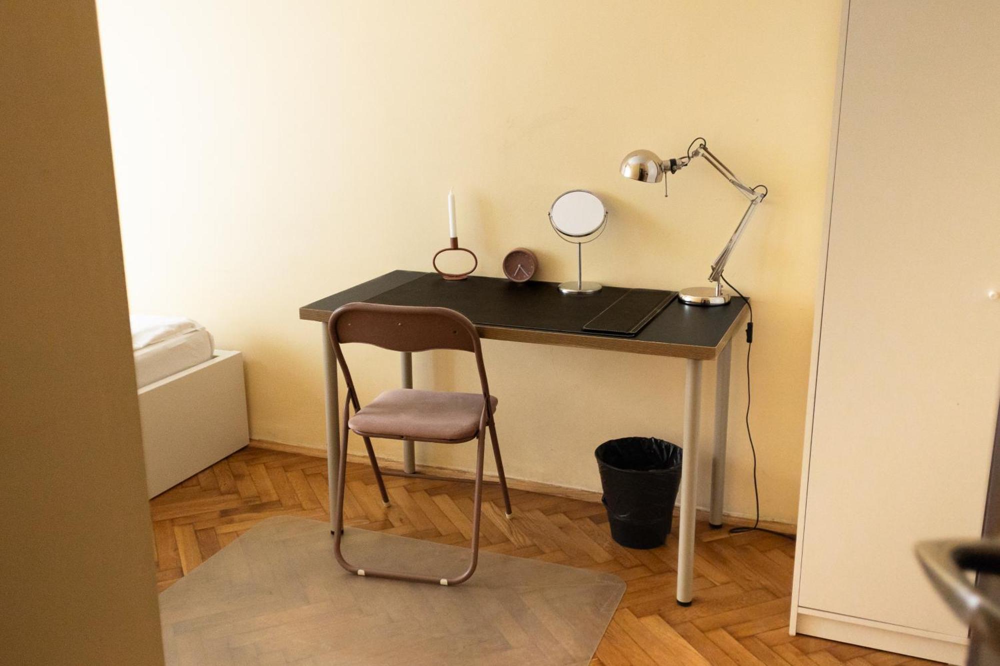 Homely 4 Bedroom Apartment - Old Town - By Upstairs Краків Екстер'єр фото