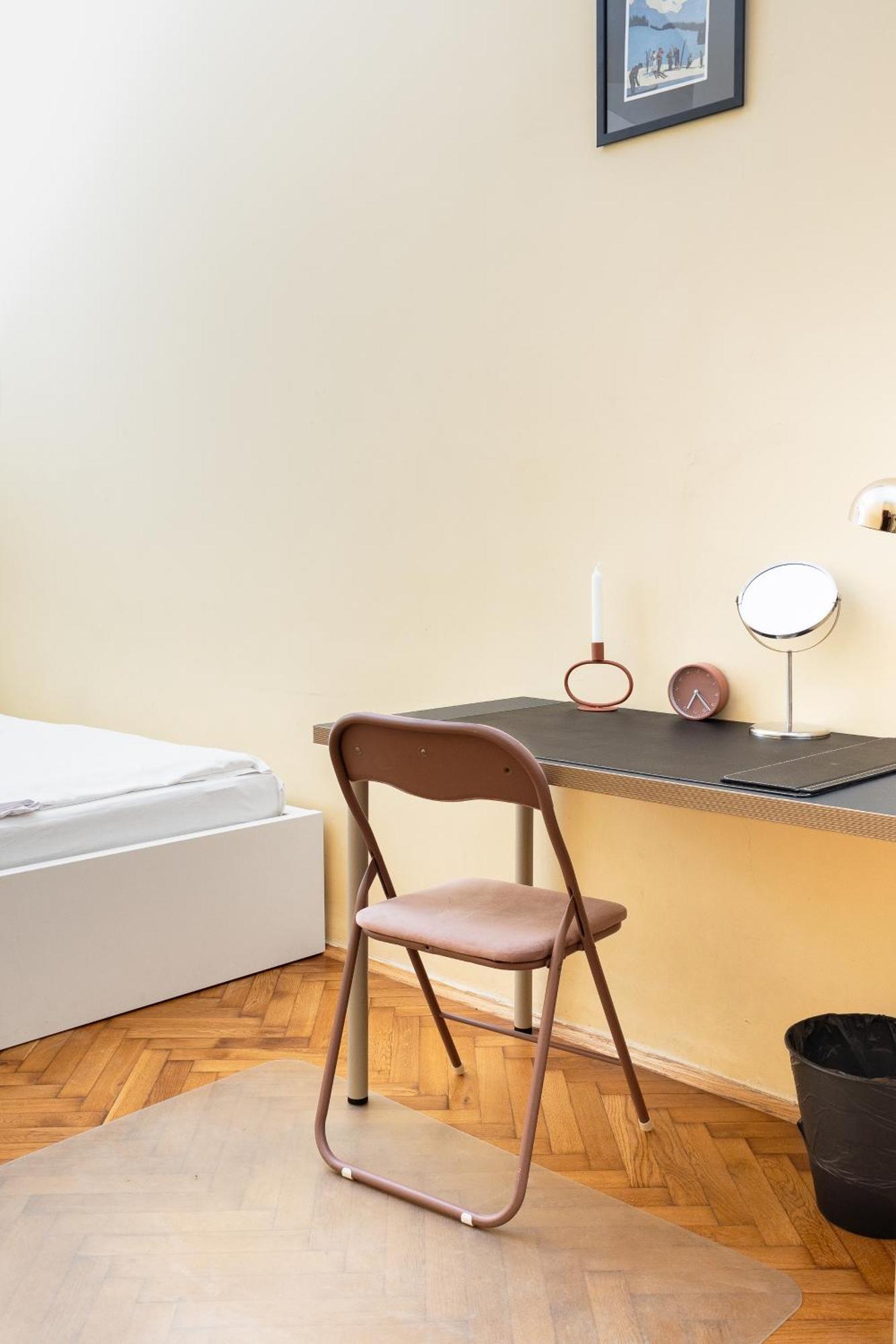 Homely 4 Bedroom Apartment - Old Town - By Upstairs Краків Екстер'єр фото