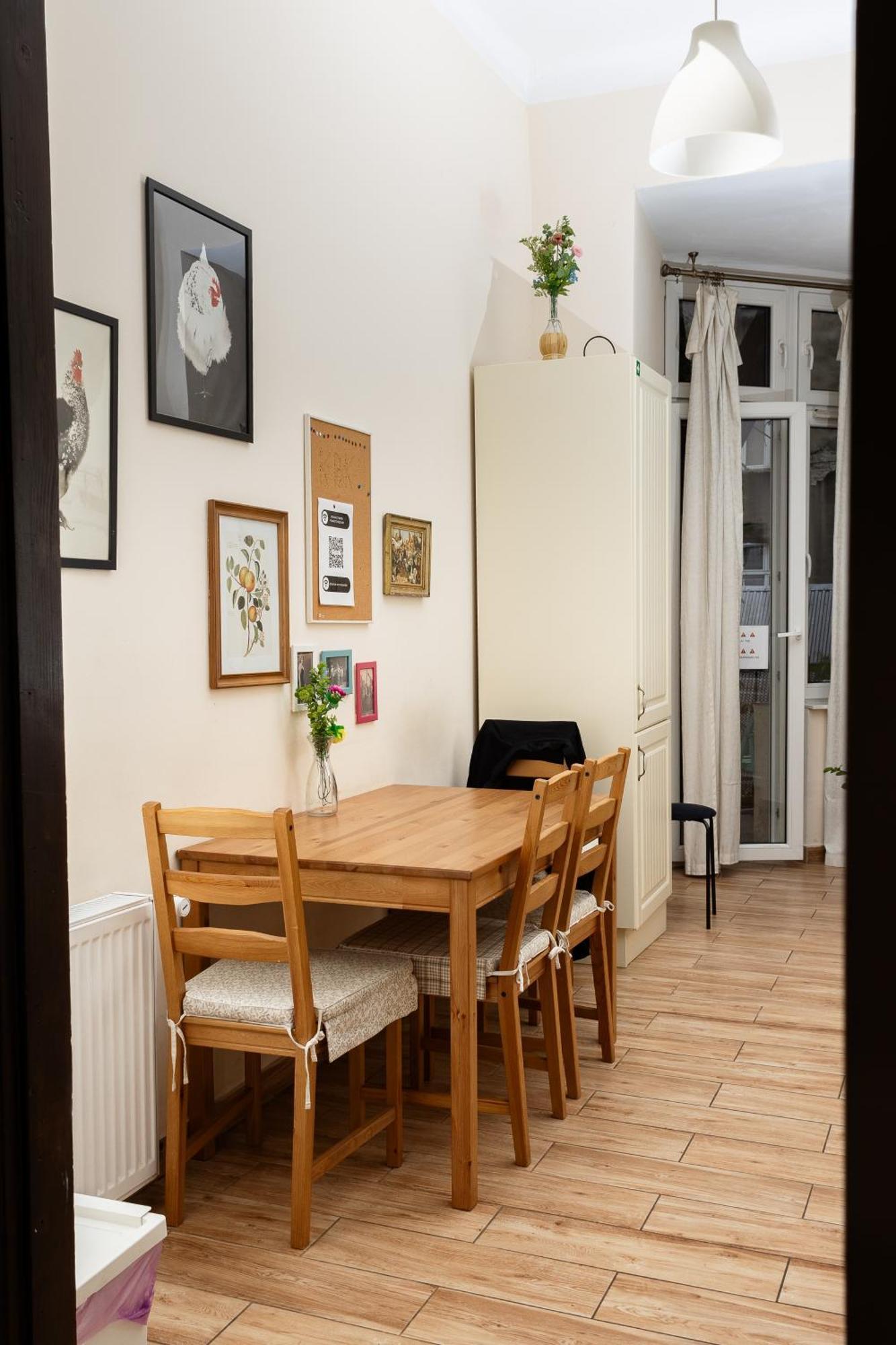 Homely 4 Bedroom Apartment - Old Town - By Upstairs Краків Екстер'єр фото
